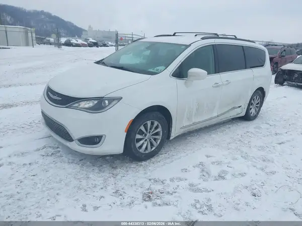 2C4RC1BG1HR691992 2017 CHRYSLER PACIFICA - Image 2