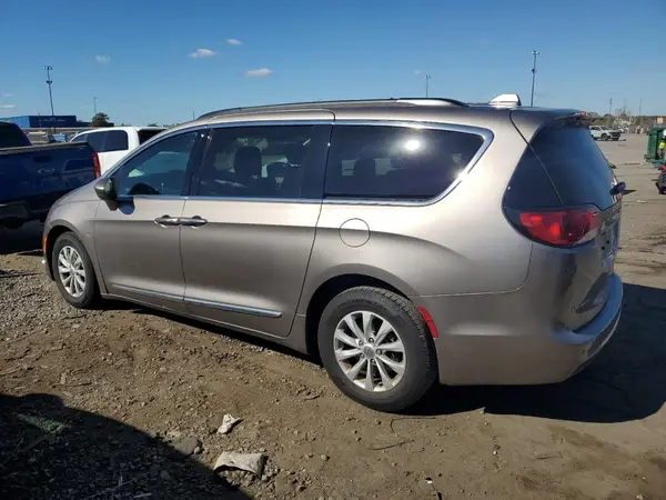 2C4RC1BG1HR704708 2017 CHRYSLER PACIFICA - Image 2