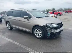 2C4RC1BG1HR708208 2017 CHRYSLER PACIFICA