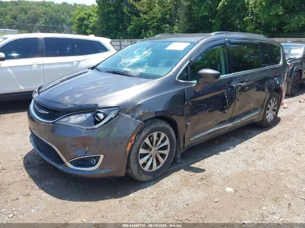 2C4RC1BG1HR711870 2017 CHRYSLER PACIFICA - Image 2