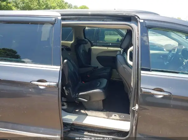 2C4RC1BG1HR711870 2017 CHRYSLER PACIFICA - Image 8