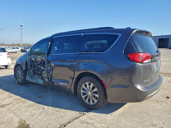 2C4RC1BG1HR720634 2017 CHRYSLER PACIFICA - Image 2