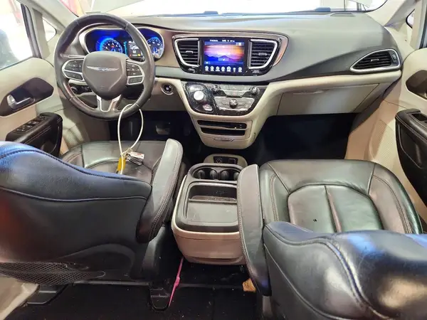 2C4RC1BG1HR729351 2017 CHRYSLER PACIFICA - Image 8