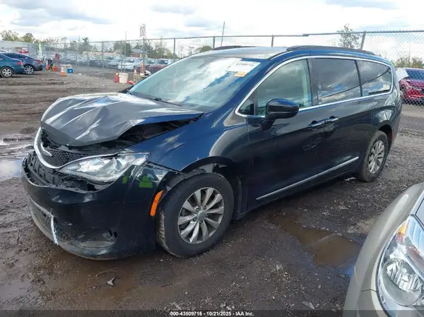 2C4RC1BG1HR730306 2017 CHRYSLER PACIFICA - Image 2