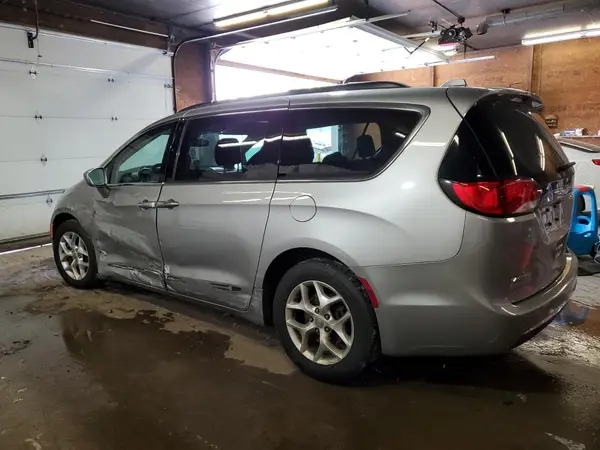 2C4RC1BG1HR752189 2017 CHRYSLER PACIFICA - Image 2
