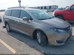 2C4RC1BG1HR752323 2017 CHRYSLER PACIFICA