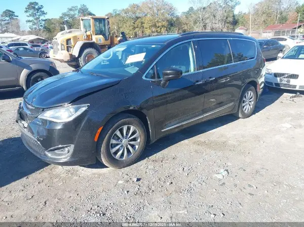 2C4RC1BG1HR759448 2017 CHRYSLER PACIFICA - Image 2