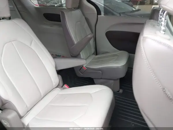 2C4RC1BG1HR763113 2017 CHRYSLER PACIFICA - Image 8