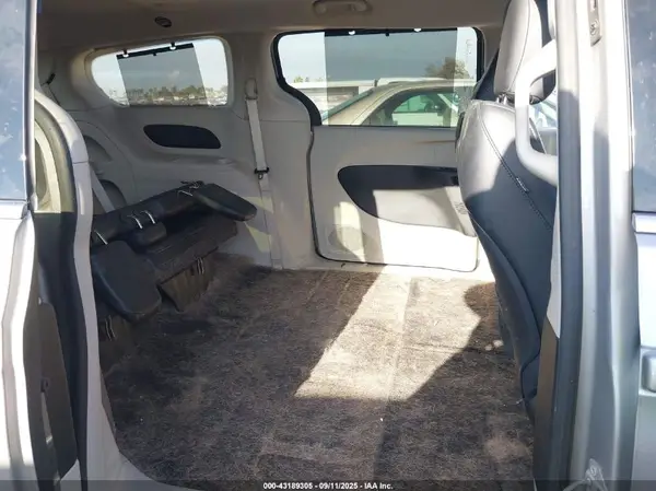 2C4RC1BG1HR770370 2017 CHRYSLER PACIFICA - Image 8