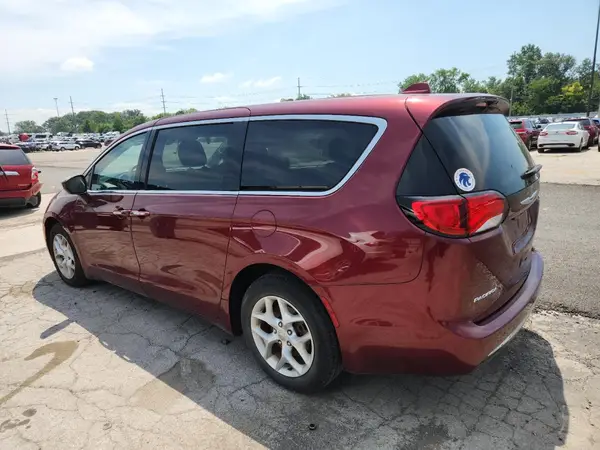 2C4RC1BG1HR777318 2017 CHRYSLER PACIFICA - Image 2