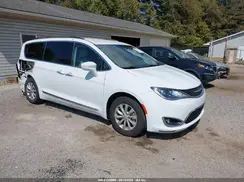 2C4RC1BG1HR788304 2017 CHRYSLER PACIFICA