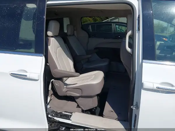 2C4RC1BG1HR788304 2017 CHRYSLER PACIFICA - Image 8
