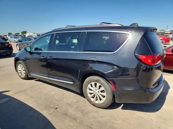 2C4RC1BG1HR794376 2017 CHRYSLER PACIFICA - Image 2