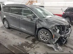 2C4RC1BG1HR795382 2017 CHRYSLER PACIFICA