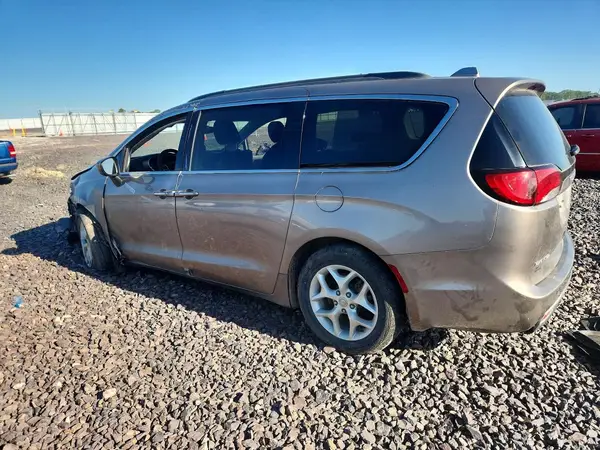 2C4RC1BG1HR795950 2017 CHRYSLER PACIFICA - Image 2