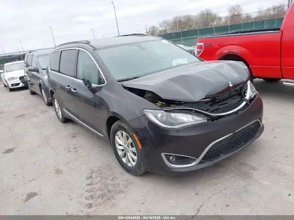 2C4RC1BG1HR797200 2017 CHRYSLER PACIFICA - Image 1