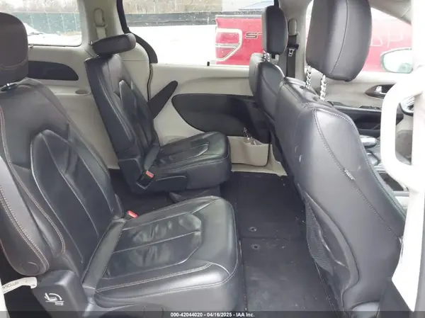 2C4RC1BG1HR797200 2017 CHRYSLER PACIFICA - Image 8