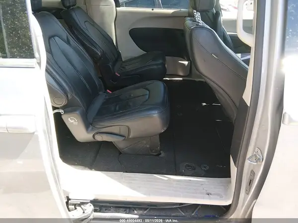 2C4RC1BG1HR803058 2017 CHRYSLER PACIFICA - Image 8