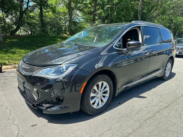 2C4RC1BG1HR803979 2017 CHRYSLER PACIFICA - Image 2
