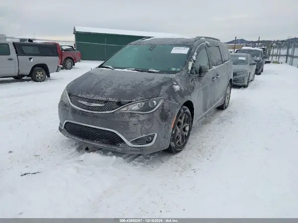 2C4RC1BG1HR816246 2017 CHRYSLER PACIFICA - Image 2
