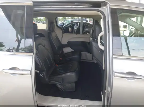 2C4RC1BG1HR816330 2017 CHRYSLER PACIFICA - Image 8