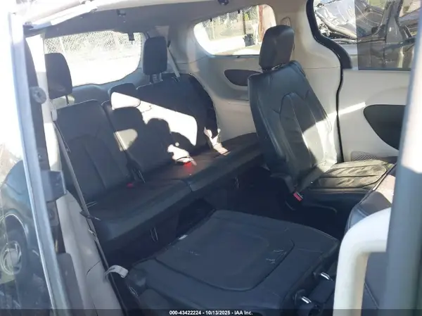 2C4RC1BG1HR816344 2017 CHRYSLER PACIFICA - Image 8