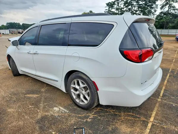 2C4RC1BG1HR820331 2017 CHRYSLER PACIFICA - Image 2