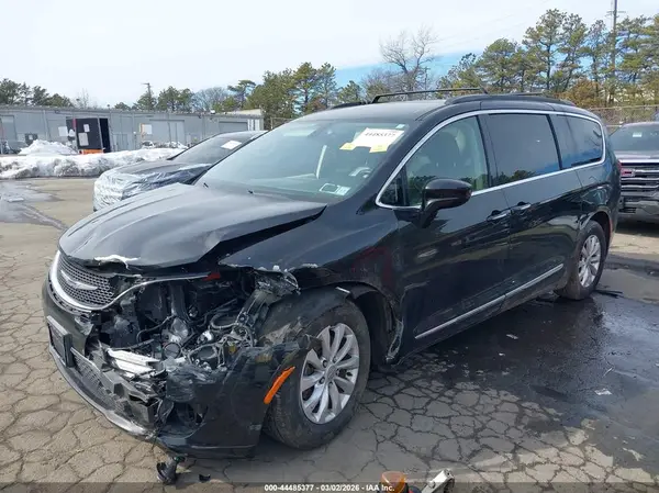 2C4RC1BG1HR821267 2017 CHRYSLER PACIFICA - Image 2