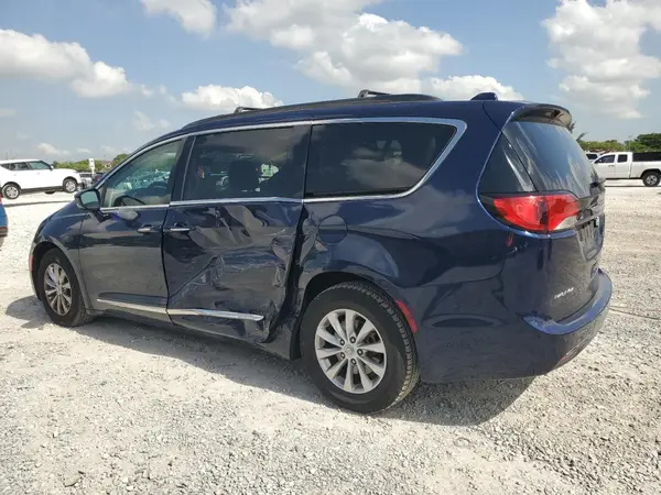 2C4RC1BG1HR821530 2017 CHRYSLER PACIFICA - Image 2