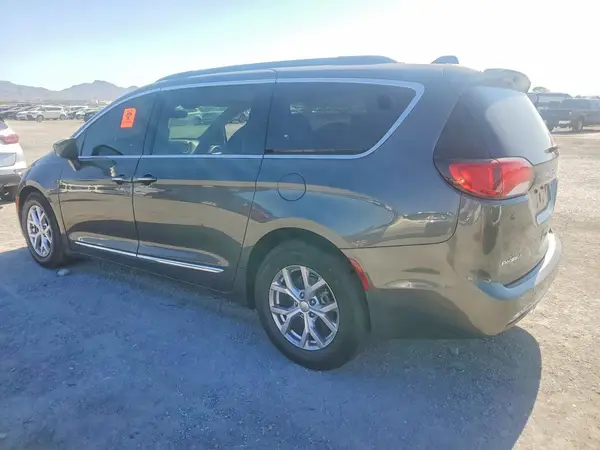 2C4RC1BG1HR823214 2017 CHRYSLER PACIFICA - Image 2