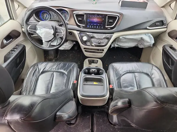 2C4RC1BG1HR831717 2017 CHRYSLER PACIFICA - Image 8