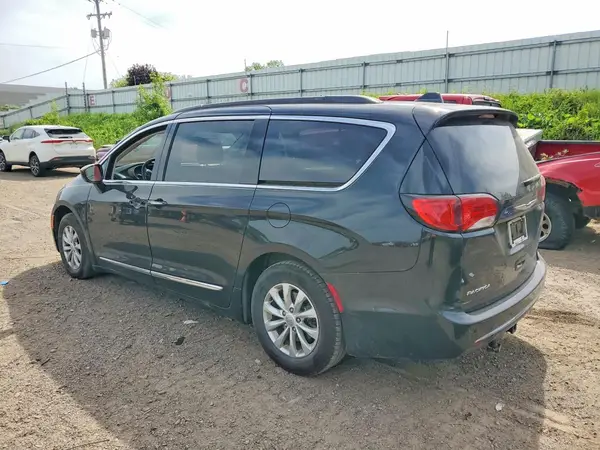 2C4RC1BG1HR832401 2017 CHRYSLER PACIFICA - Image 2