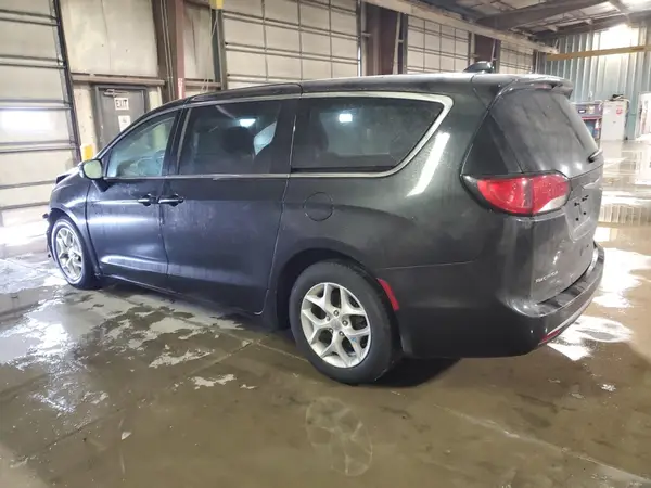 2C4RC1BG1HR833239 2017 CHRYSLER PACIFICA - Image 2
