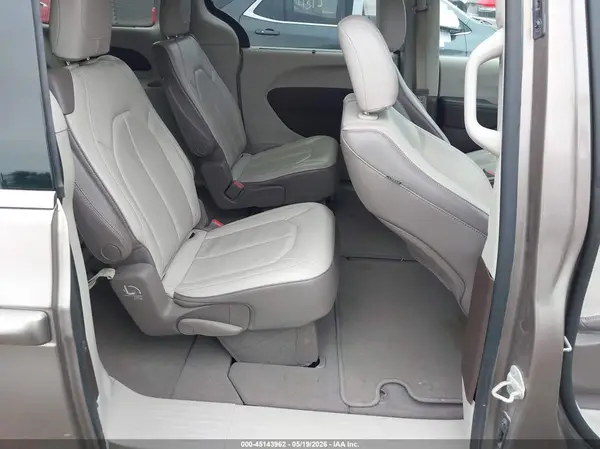 2C4RC1BG1HR839834 2017 CHRYSLER PACIFICA - Image 8