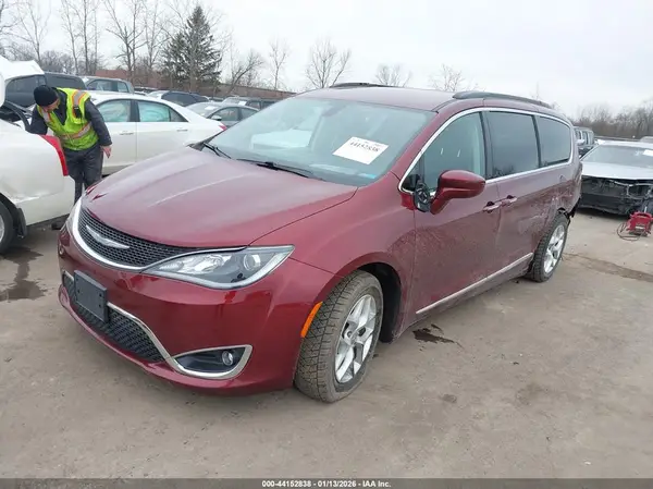 2C4RC1BG1HR846492 2017 CHRYSLER PACIFICA - Image 2
