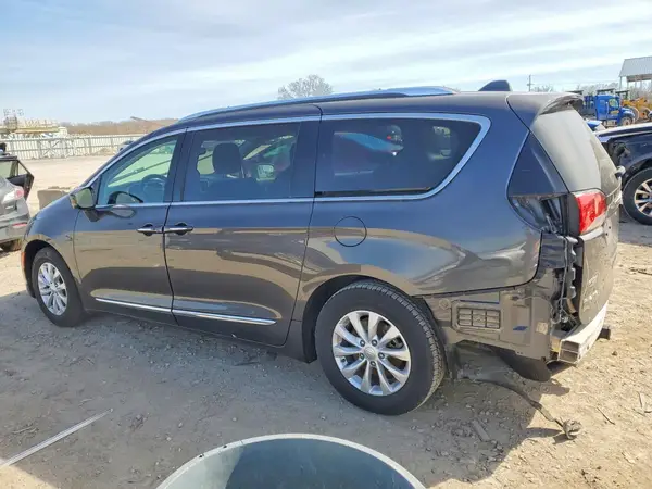 2C4RC1BG1JR101618 2018 CHRYSLER PACIFICA - Image 2
