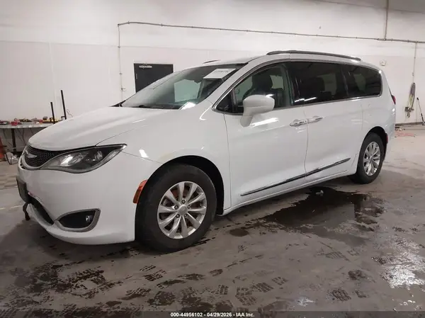 2C4RC1BG1JR110559 2018 CHRYSLER PACIFICA - Image 2
