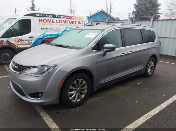 2C4RC1BG1JR113655 2018 CHRYSLER PACIFICA - Image 2