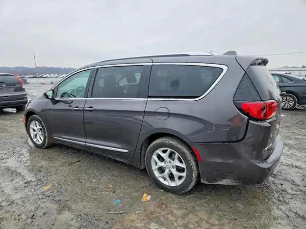 2C4RC1BG1JR114370 2018 CHRYSLER PACIFICA - Image 2