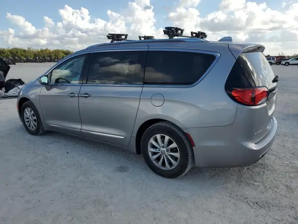 2C4RC1BG1JR119035 2018 CHRYSLER PACIFICA - Image 2