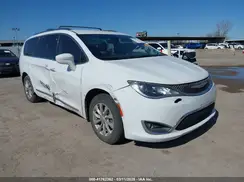 2C4RC1BG1JR119682 2018 CHRYSLER PACIFICA