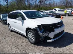 2C4RC1BG1JR120203 2018 CHRYSLER PACIFICA