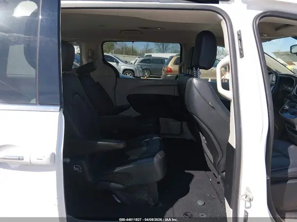 2C4RC1BG1JR120203 2018 CHRYSLER PACIFICA - Image 8