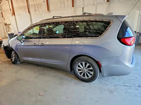 2C4RC1BG1JR120492 2018 CHRYSLER PACIFICA - Image 2