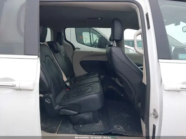 2C4RC1BG1JR124283 2018 CHRYSLER PACIFICA - Image 8