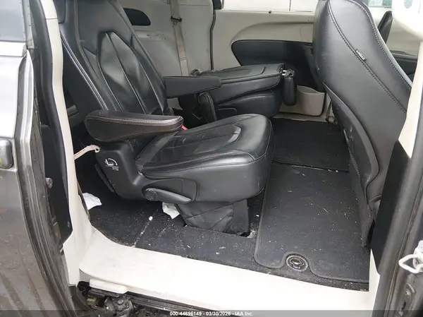 2C4RC1BG1JR133064 2018 CHRYSLER PACIFICA - Image 8