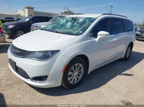 2C4RC1BG1JR142797 2018 CHRYSLER PACIFICA - Image 2