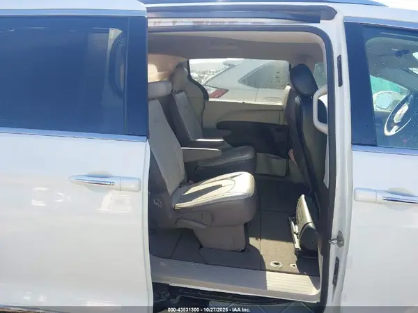 2C4RC1BG1JR144632 2018 CHRYSLER PACIFICA - Image 8