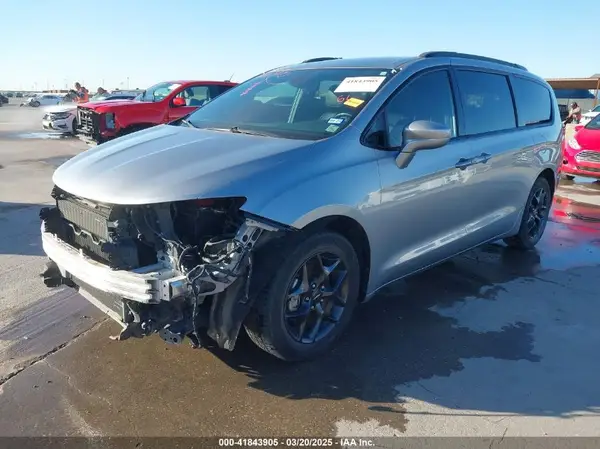2C4RC1BG1JR157297 2018 CHRYSLER PACIFICA - Image 2
