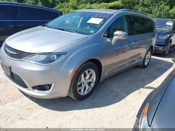 2C4RC1BG1JR169238 2018 CHRYSLER PACIFICA - Image 2